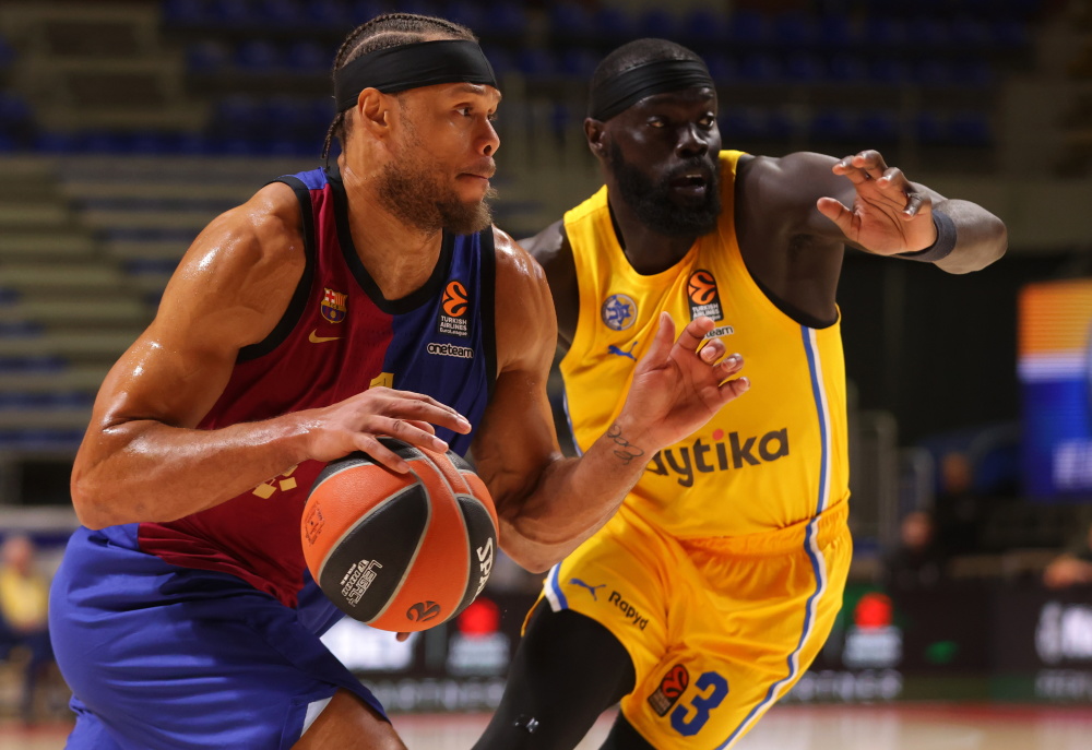 北京国安在2025年足协杯夺冠，五冠登顶，与上海海港同获亚冠资格，但亚冠表现惨淡，中超差距明显。