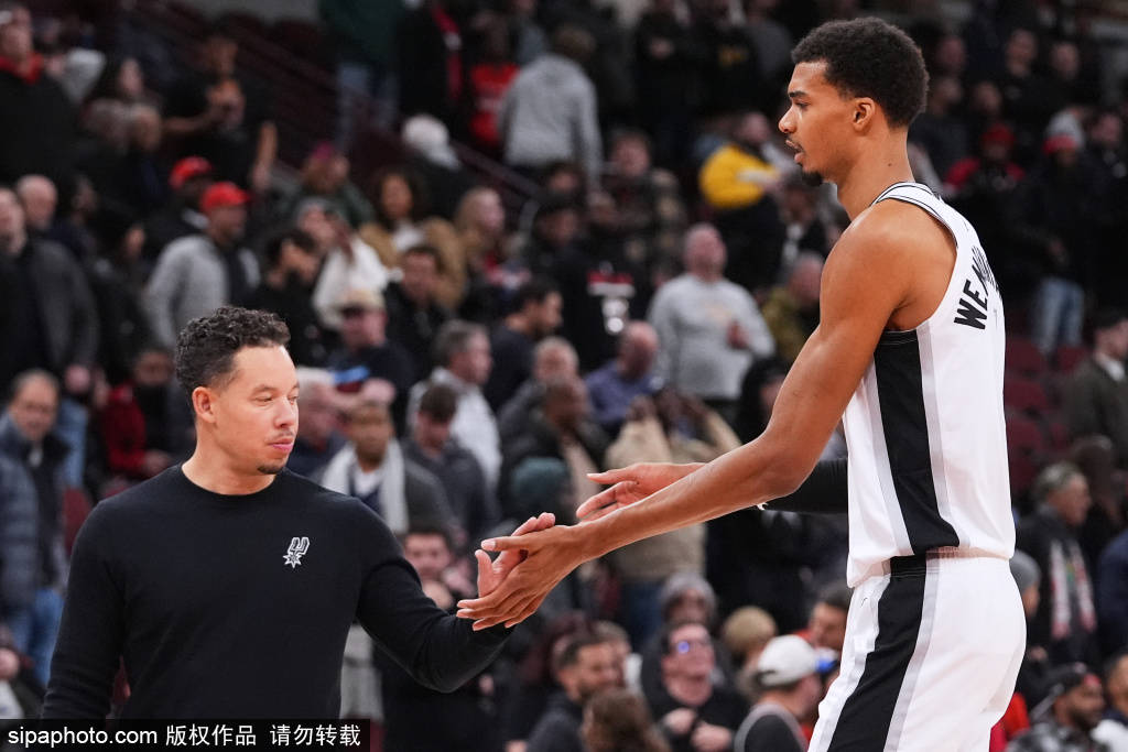 法国杯足球赛｜ 7比0狂胜业余队还不够狂 大巴黎比赛收入全给对手