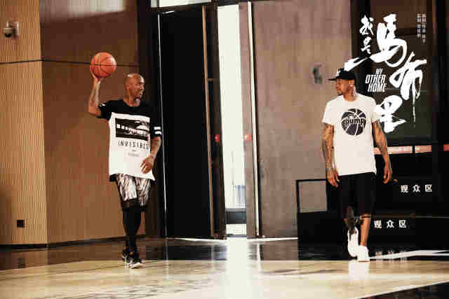 2008 费城荣耀：科尔·哈梅尔斯展现统治力，助费城人队夺得队史第二座世界大赛冠军