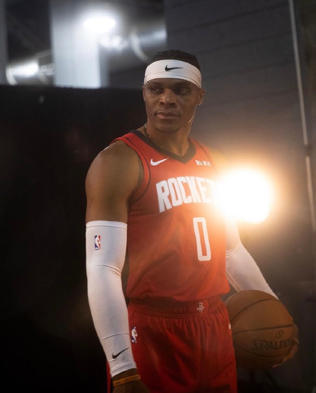 篮球篮网替补控卫连续两场表现亮眼