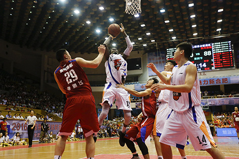 欧冠-劳塔罗进球 国米客场一球小胜布拉格斯巴达